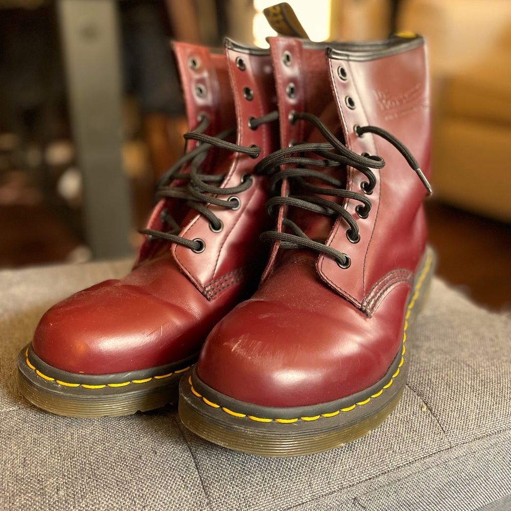 Dr Martens 1460 womens size 9 shoes burgundy or oxblood leather combat boots